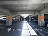 駐車場：「Car space」ゆったりとした駐車スペースを確保いたしましたので、大きめのお車でも駐車可能です。空き状況は随時ご確認ください