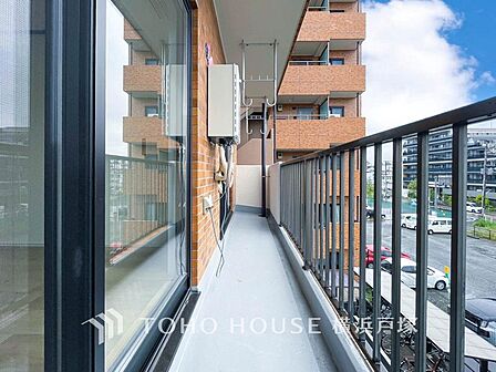 【Balcony】気持ちのいい空が見渡せる広いバルコニー。爽やかな風を感じて、心躍る素敵な暮らしがはじまります。