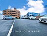 駐車場：【Car space】敷地内に駐車スペースがあると日々の暮らしをスムーズに運ぶ事が出来ます。（空き状況はお問合せ下さい）