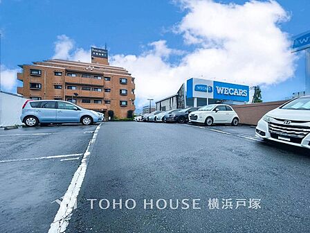 【Car space】敷地内に駐車スペースがあると日々の暮らしをスムーズに運ぶ事が出来ます。(空き状況はお問合せ下さい)