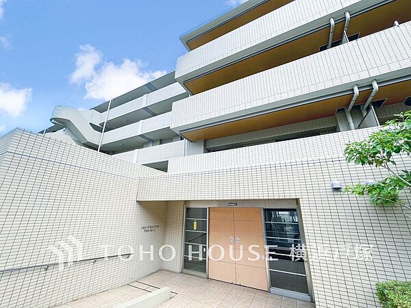 【Appearance】流行に左右されず、将来にわたって価値が継続する「上質」な佇まい。おしゃれな雰囲気や自然の潤い、親しみやすさといった個性を、街に新たな価値をもたらし続ける。