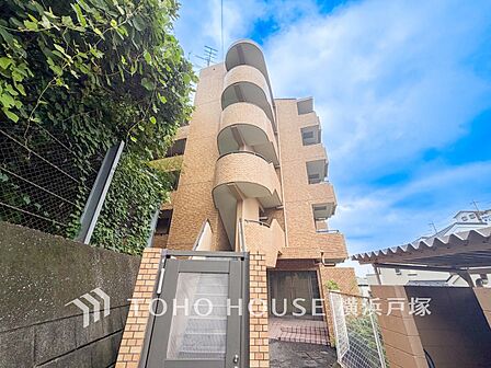 【Appearance】洗練されたフォルムと美しい街並みに映える外観デザイン。住まう誇りを感じさせる、上質感あふれるレジデンス。
