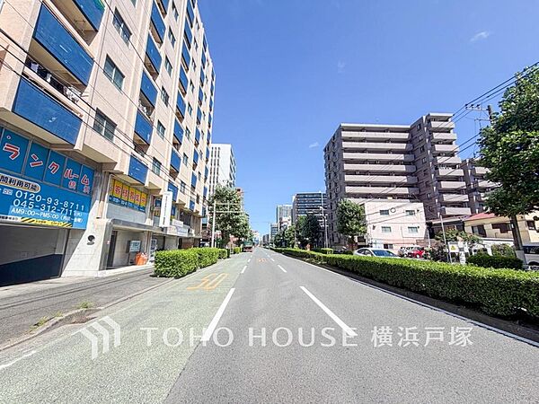 閑静な住宅地に佇む「住まい」は季節・気候・時代の背景に捉われない珠玉の『空間」を実現しました。