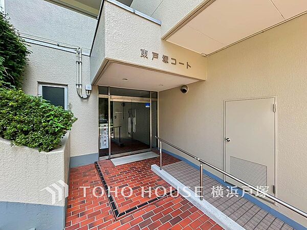 色合いも落ち着いた色を中心に構成され、重厚感のある雰囲気で居住者・来客者を迎えてくれます。