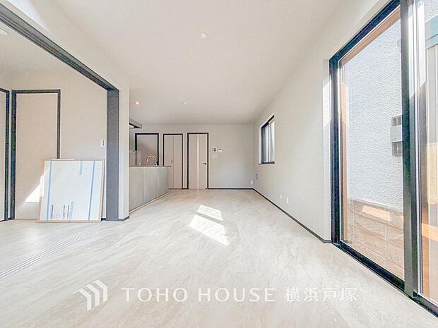 造りこんだ空間演出の妙が生み出す光と質のハーモニーはこの住宅のクオリティの良さを実感させてくれます。