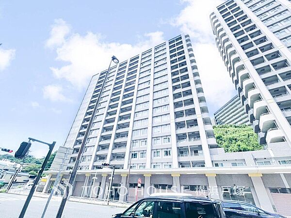 「Appearance」時代の流れに惑わされないシックなカラートーンで街並みに溶け込む外観は、主張し過ぎず、また平凡になり過ぎず絶妙なコントラストで輝きを放ちます。