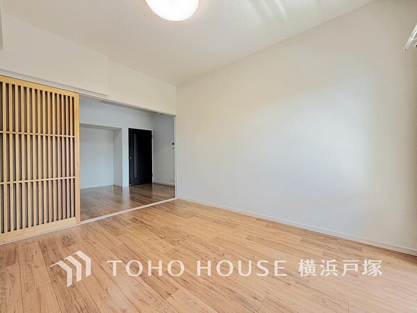 造りこんだ空間演出の妙が生み出す光と質のハーモニーはこの住宅のクオリティの良さを実感させてくれます。