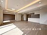 リビング/ダイニング：【Living room】一日の中で多くの時間を過すことになる住まいだからこそ、いつも穏やかな空間であるように心掛けています。構成する建材などへの配慮が、住まう方の健康を守ります。