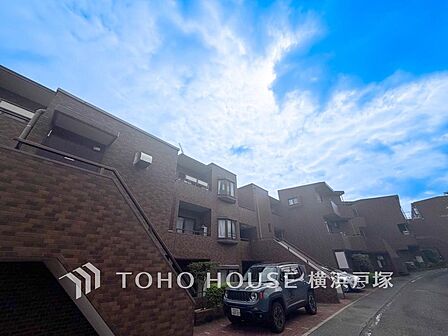 【Appearance】住む人を映し出す洗練された佇まいは、いつまでも輝き続けながらいつしか街の風景に溶け込んでいきます。