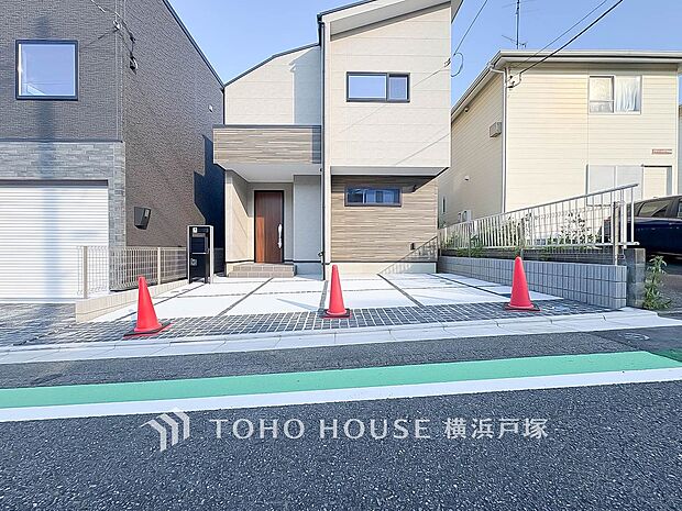 【Car space】快適な駐車スペース。スムーズな利用を実現、毎日の移動をサポートします。