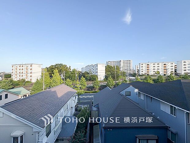 【View】この開放感ある眺望と共に閑静な住宅街の季節感を演出する四季折々の変化を楽しめる心地よい場所となることでしょう。