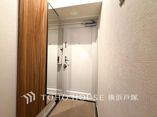 ダウンライトを使用しお洒落に演出。帰りたくなる家をテーマに設計。いつも「人」と「家」の間に・・・。