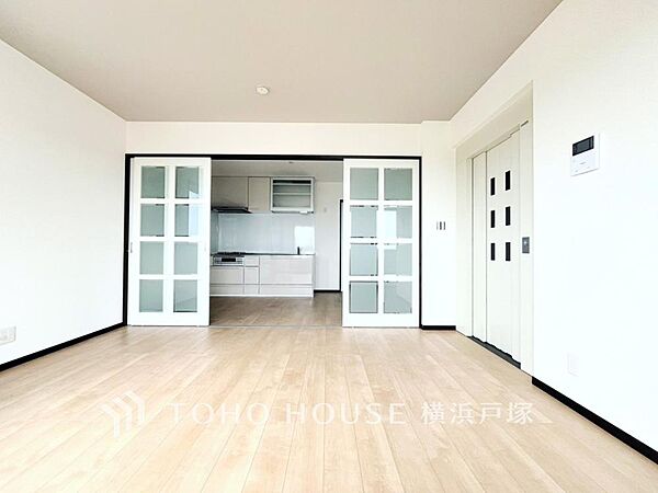造りこんだ空間演出の妙が生み出す光と質のハーモニーはこの住宅のクオリティの良さを実感させてくれます。