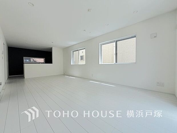 造りこんだ空間演出の妙が生み出す光と質のハーモニーはこの住宅のクオリティの良さを実感させてくれます。