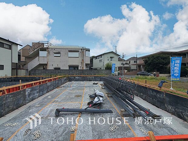閑静な住宅街の陽当りに恵まれた土地。たくさんの想いやくつろぎが生まれる。