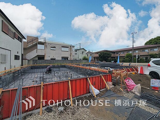 穏やかな風と陽光を導き、プライバシーに配慮された設計プランを採用。
