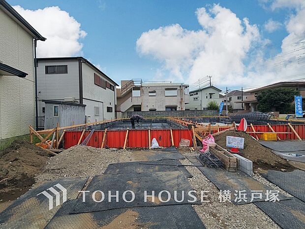 家族の笑顔が溢れる新生活、夢のマイホームが建設中。新しい暮らしの舞台