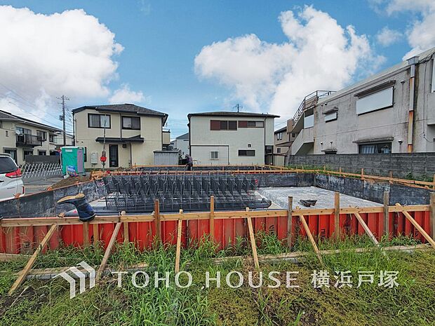 表現される空間は豊かな光と風を纏い、暮らしの時間を豊かにしてくれます。
