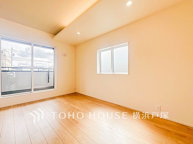 【Room】家族一人ひとりの大切なプライベート空間。趣味・感性で個性的に飾って頂けるようシンプルに仕上げてあります。自分時間を充実させながら心豊かなひとときを過ごすための大切な空間。