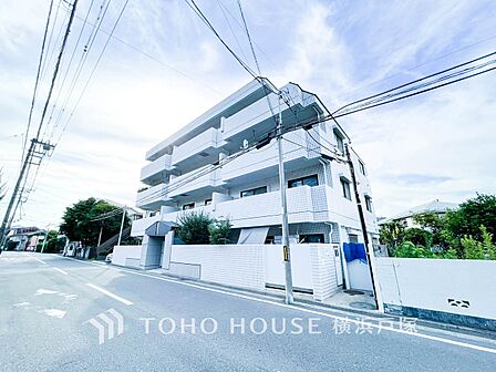 【Appearance】爽やかな青空の下に贅沢なほどに降り注ぐ陽光、豊かな居住性と、クオリティが見事に調和した住空間は、住まうことの喜びを感じさせてくれます。