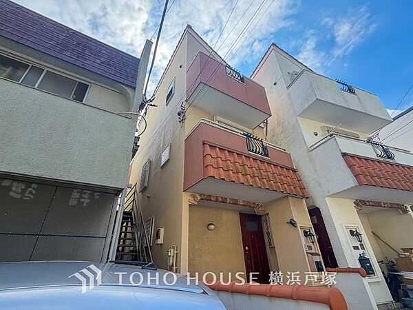 【Appearance】流行に左右されず、将来にわたって価値が継続する「上質」な佇まい。おしゃれな雰囲気や自然の潤い、親しみやすさといった個性を、街に新たな価値をもたらし続ける。