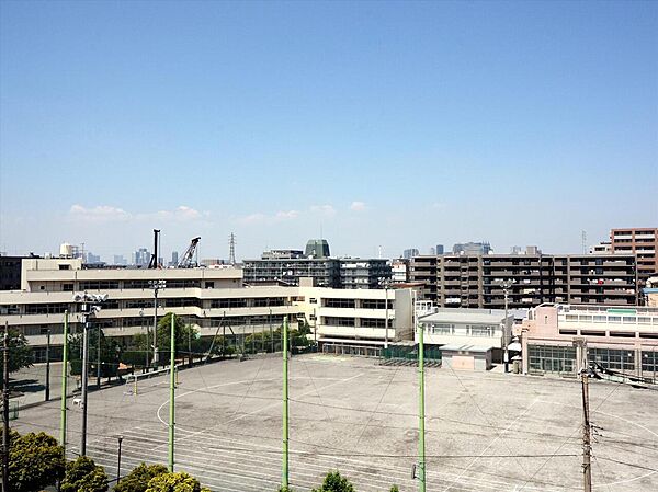 横浜市立鶴見中学校（1300ｍ）