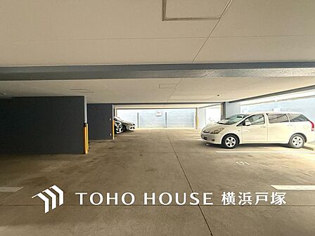 【Car space】敷地内に駐車スペースがあると日々の暮らしをスムーズに運ぶ事が出来ます。(空き状況はお問合せ下さい)