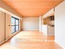 リビング/ダイニング：【Living room】ご家族やお客様との時間等、多くの時を刻む空間。何気なく過ぎる時でさえも上質な一時となる快適な空間を。
