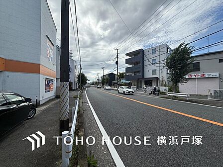 【Frontal road】閑静な住宅地に佇む「住まい」は季節・気候・時代の背景に捉われない珠玉の『空間」を実現しました。