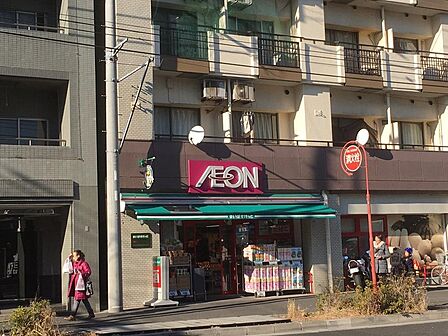 まいばすけっと西横浜駅東店(270m)食品や飲料、日用品などを扱う都市型スーパー。朝7時から深夜0時まで営業しています。