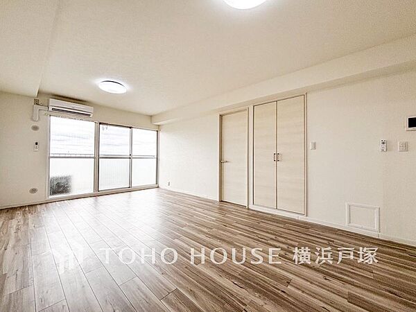 【Living room】ご家族やお客様との時間等、多くの時を刻む空間。何気なく過ぎる時でさえも上質な一時となる快適な空間を。