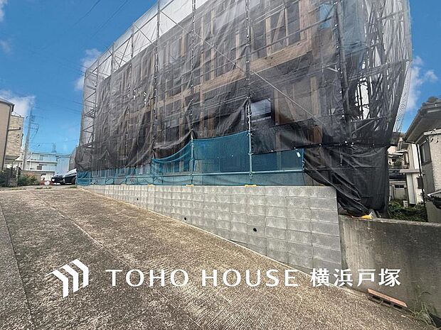 【Frontal road】落ち着きのある閑静な住宅街に佇む邸宅なので、ゆったりお住まいいただけます。(2026.9)