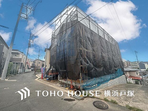 【Appearance】住む人を映し出す洗練された佇まいは、輝き続けながらいつしか街の風景に溶け込んでいきます。(2026.9)