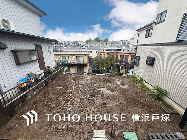 広々とした敷地で、理想のマイホームを叶えませんか。青空の下、家族の笑顔が溢れる新しい暮らしを創造する絶好の場所です。