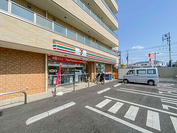 セブン-イレブン 川崎矢上店(1100m)食品や飲料、日用品などを取り扱うコンビニ。24時間営業で、日常の買い物に利用できます。