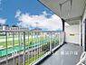 バルコニー：【Balcony】ずっと太陽を感じる事ができるのは、遮るものが視界に無いから。彼方に広がる風景が絵画のように広がります。
