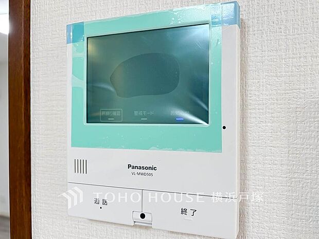 【Video intercom】「見える安心」をカタチにしました。誰が来てもわかる様にモニター付きインターホンを設置。家事導線を考慮した個所に設置し防犯性と利便性に優れ快適と安らぎを合わせた優しい設計