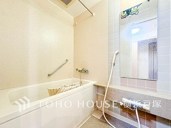 心地よいバスタイムを演出する浴室はゆとりあるサイズを採用。