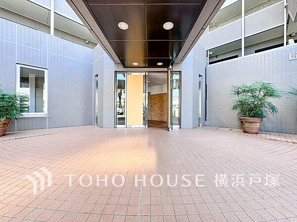 明るい基調で華やかなデザインなので、毎日も気持ちよく、またご友人なども素敵に迎え入れられます。