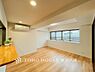 リビング/ダイニング：【Living room】ご家族やお客様との時間等、多くの時を刻む空間。何気なく過ぎる時でさえも上質な一時となる快適な空間を。