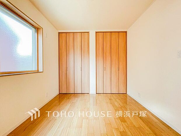 【Room】快適に過ごす条件は、一人ひとり違います。飾リ過ぎないシンプルな内装と偏り過ぎないデザインで統一しております。居住していく中でオーナー様だけの【マイホーム】に創り上げて下さい。