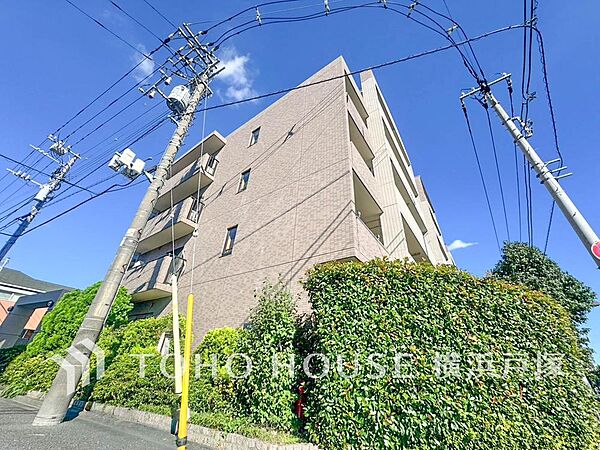 【Appearance】時代の流れに惑わされないカラートーンで街並みに溶け込む外観は絶妙なコントラストで輝きを放ちます。