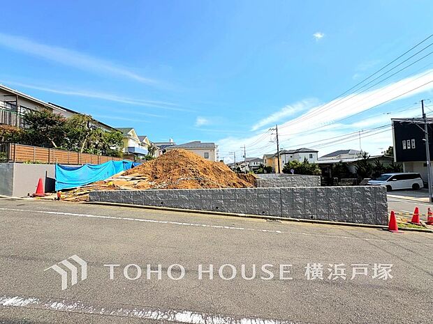 【Appearance】その邸が魅せる、気品・上質・重厚感・細やかさ、そのすべては訪れた者に安らぎと品性を与える空間です。すべての（始まり）をここから迎えます(2026.9)