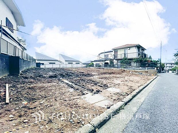 家の良し悪しだけでなく周辺環境も重要なポイント。それは月日が経つ事により「近くにあるもの」から「家の財産」へとイメージが変わってくる事を身体が理解しているからだと思います。(2026.9撮影)