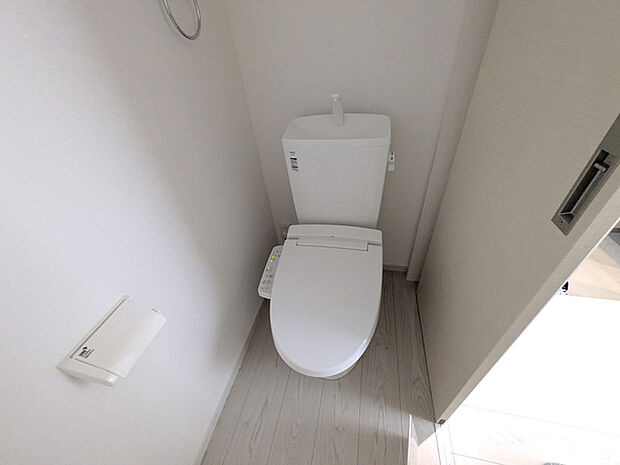 快適なウォシュレット付きトイレ
