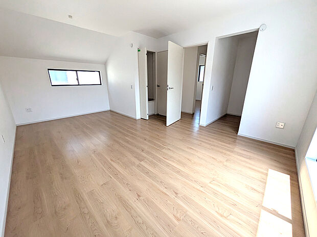 ウォークインクローゼットございます