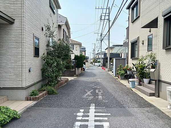周辺は閑静な住宅街です