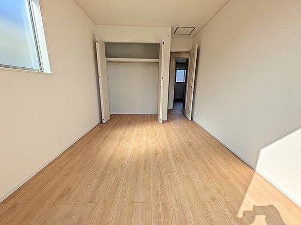 折れ戸クローゼット付き洋室約6帖