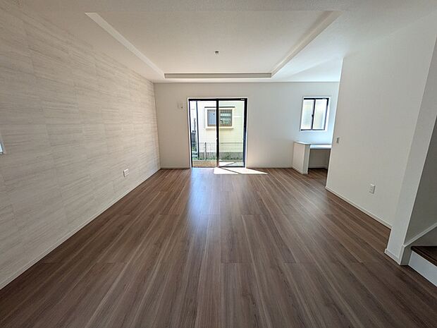 家族間のコミュニケーションが増えるリビングイン階段採用