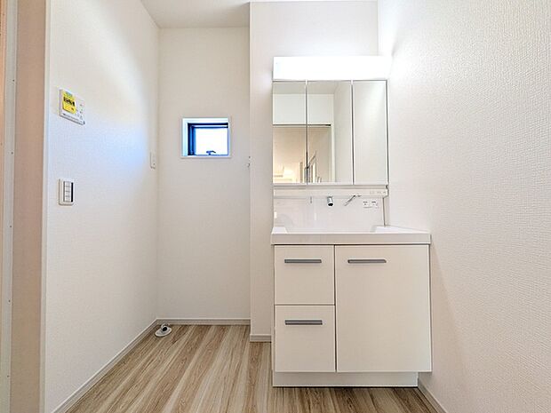 慌ただしい朝にもゆとりの洗面室